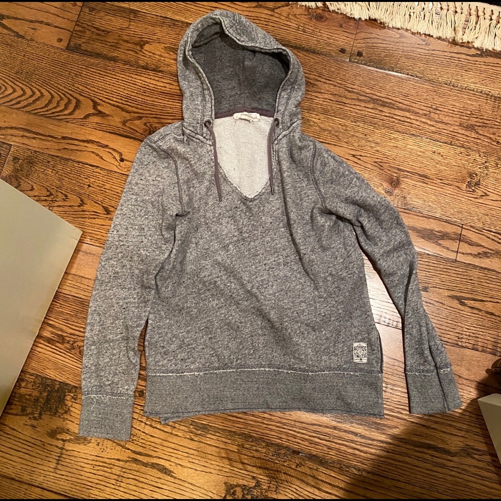 grey hoodie